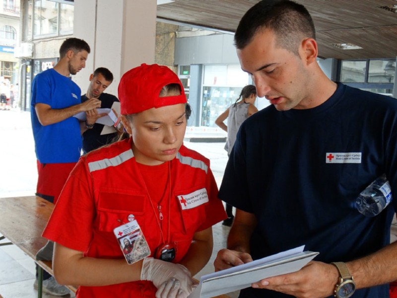 Vlada donira 7.800 litara goriva Crvenom krstu Srbije